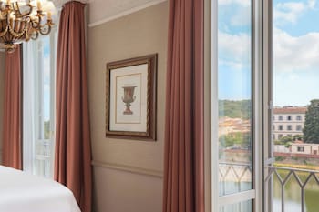 Deluxe Room, 1 King Bed, River View