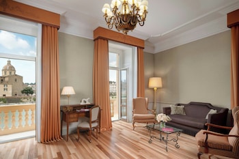 Grand Suite, 1 King Bed, River View