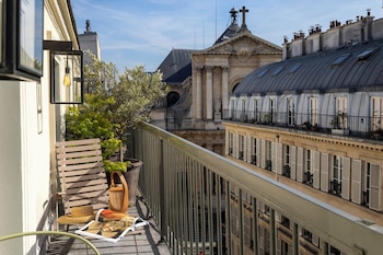 Suite, Balcony