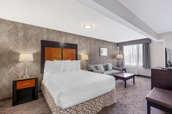 Standard Room, 1 Queen Bed, Kitchenette, River View