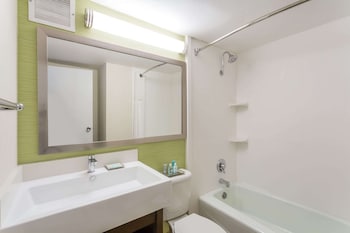 Junior Studio Suite, 1 King Bed, Non Smoking