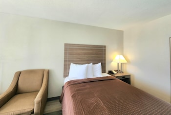 Standard Room, 1 Queen Bed