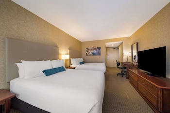 Standard Room, 2 Queen Beds, Non Smoking, Refrigerator & Microwave