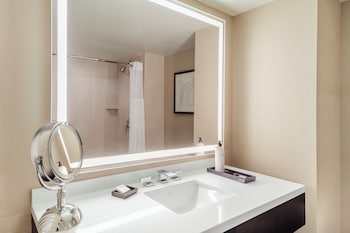 Room, 2 Queen Beds, City View