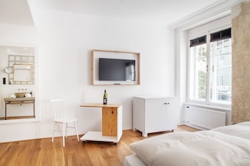 Grand Independent Room
