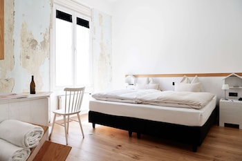 Independent Room