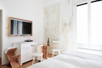 Independent Room