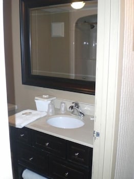 Suite, 1 King Bed, Non Smoking