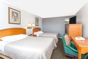 Room, 2 Queen Beds, Non Smoking