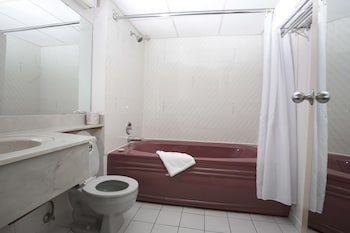 Suite, 2 Queen Beds, Non Smoking