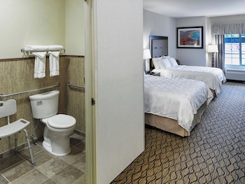 Standard Room, 2 Queen Beds, Ground Floor