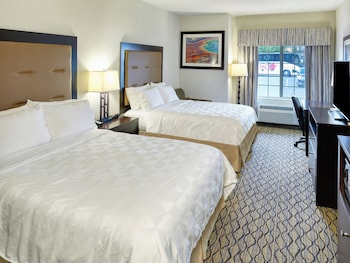 Standard Room, 2 Queen Beds, Ground Floor