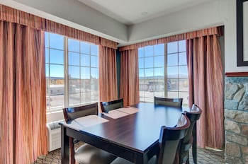Suite, 1 King Bed