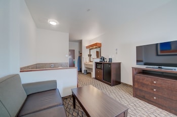 Standard Room, 1 King Bed, Jetted Tub
