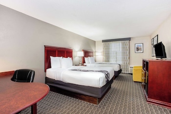 Room, 2 Queen Beds, Non Smoking