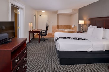 Suite, 1 King Bed, Non Smoking