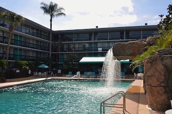 Room, 2 Queen Beds, Pool View