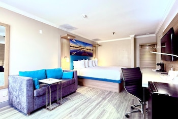 Room, 1 King Bed with Sofa bed, Non Smoking
