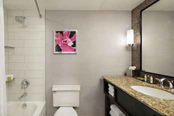 Junior Suite, 2 Queen Beds, Accessible, Bathtub (Mobility & Hearing)
