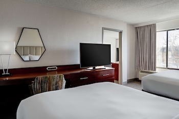 Family Suite, 2 Queen Beds, Non Smoking