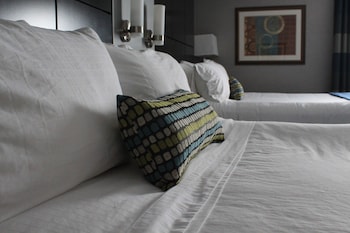 Standard Room, 2 Queen Beds, Accessible (Hearing, Mobility)