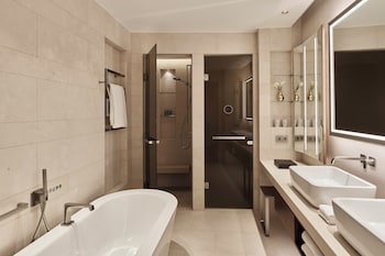 Suite (Panorama)