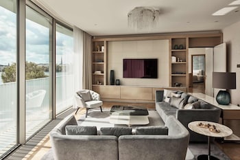 Suite (Fontenay)