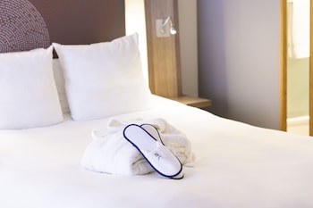 Suite, 1 Queen Bed with Sofa bed