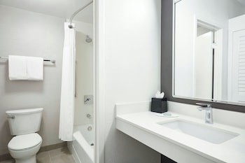 Room, 2 Queen Beds (Hearing Accessible)