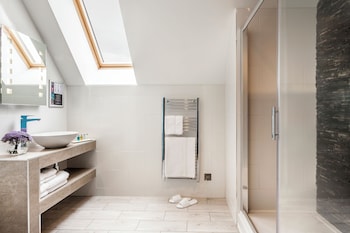 VALLEY SUITE