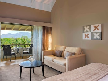 Executive Room, 1 King Bed with Sofa bed