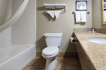 Suite, 1 King Bed with Sofa bed, Non Smoking, Jetted Tub