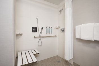 Room, 1 King Bed (Mobility Accessible, Roll-in Shower)
