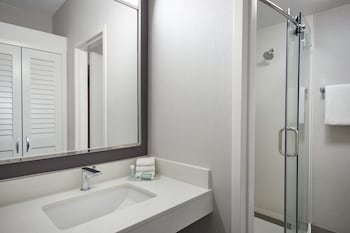 Deluxe Room, 1 King Bed with Sofa bed