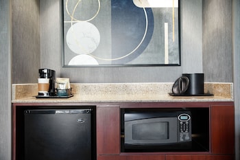 Suite, 1 King Bed with Sofa bed