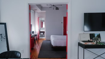 Suite (Historic)