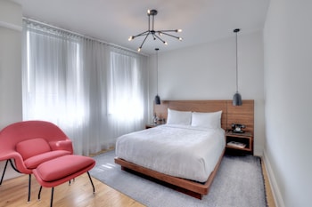 Suite, 1 Queen Bed (Urban)