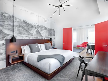 Suite (Historic)
