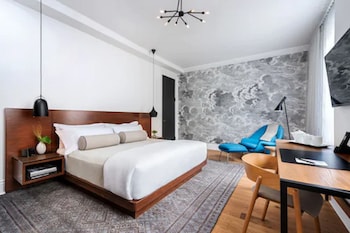 Room, 1 King Bed, City View