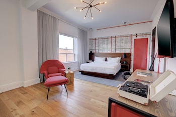Deluxe Room, 1 King Bed
