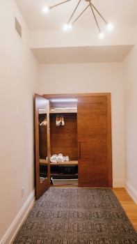 Room, 1 King Bed, Accessible (Shower)