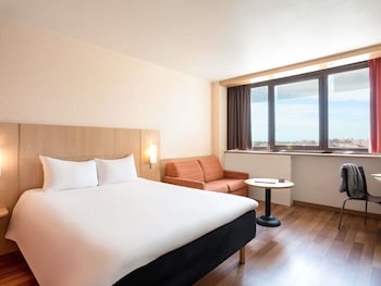 Standard Room, 1 Double Bed with Sofa bed