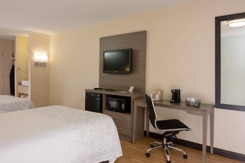 Deluxe Room, 2 Double Beds (Smoke Free)