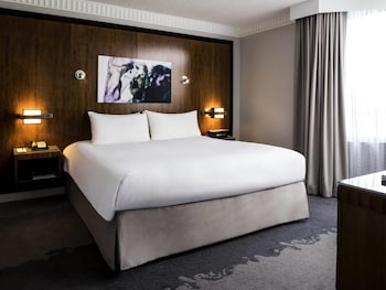 Superior Room, 1 King Bed, City View