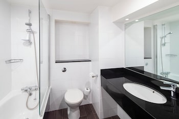 Standard Room, 1 Queen Bed (High Floor)