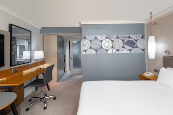 Standard Room, 1 Queen Bed, Accessible