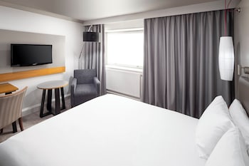 Standard Room, 1 Queen Bed, Accessible