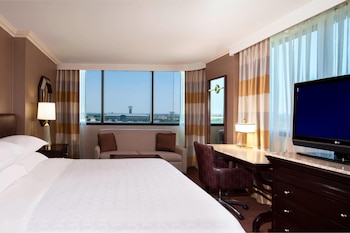 Room, 1 King Bed, Corner