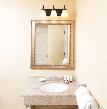 Room, 2 Double Beds (Pool Access)
