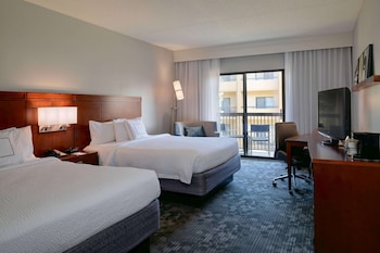 Room, 2 Queen Beds, Accessible (Mobility/Hearing Roll in Shower)